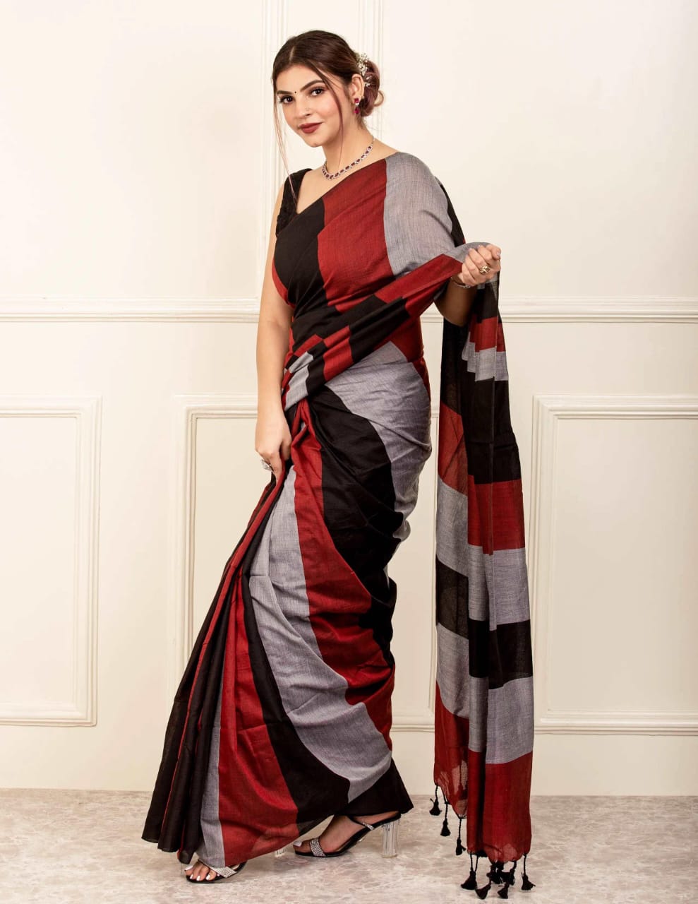 VERY STYLISH THREE COLOR LINEN  DIGITAL PRINTED SAREE.