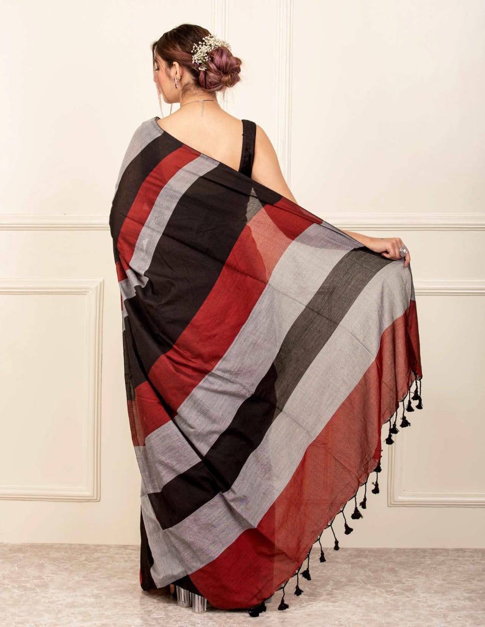 VERY STYLISH THREE COLOR LINEN  DIGITAL PRINTED SAREE.